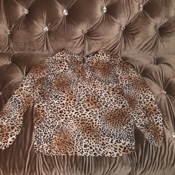 Top - Picture 1 of 2